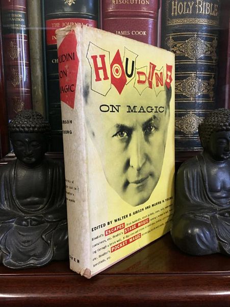 GIBSON, WALTER B; YOUNG, MAOOIS N. - Houdini On Magic.