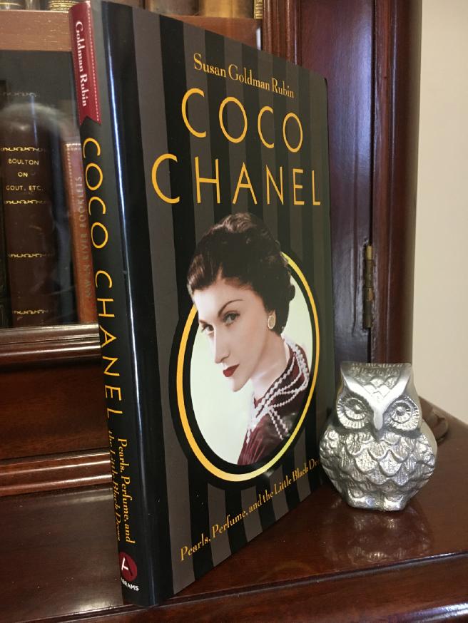 RUBIN, SUSAN GOLDMAN. - Coco Chanel Pearls, Perfume, and the Little Black Dress.